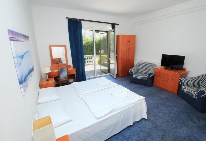 带1个卧室的带阳台的公寓, Aquilo Hotel Panoráma