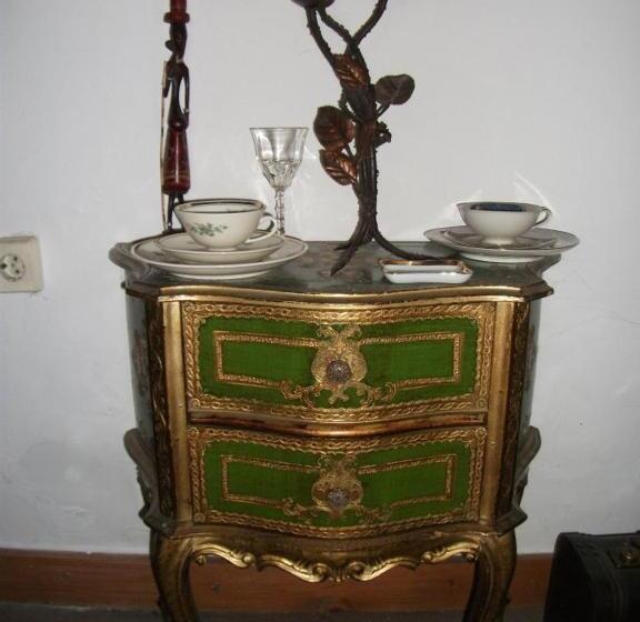 标准间, Fónagy és Walter Vendég  és Borház