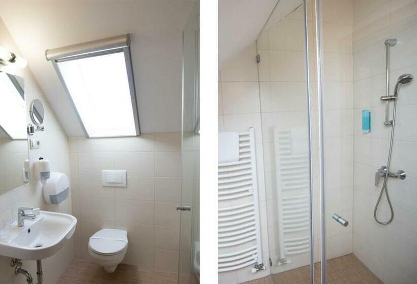 Четырехместный Номер Стандарт, Kakukk Vendéglő Panzió