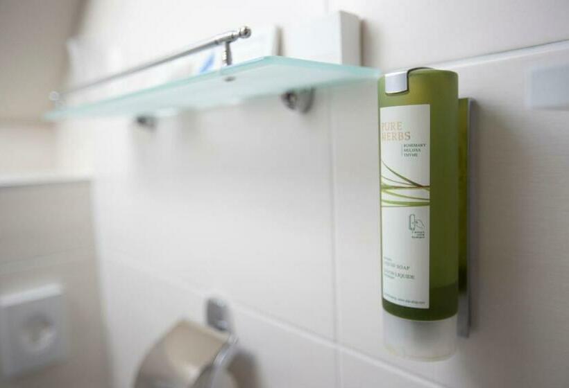 Номер Стандарт, Kakukk Vendéglő Panzió