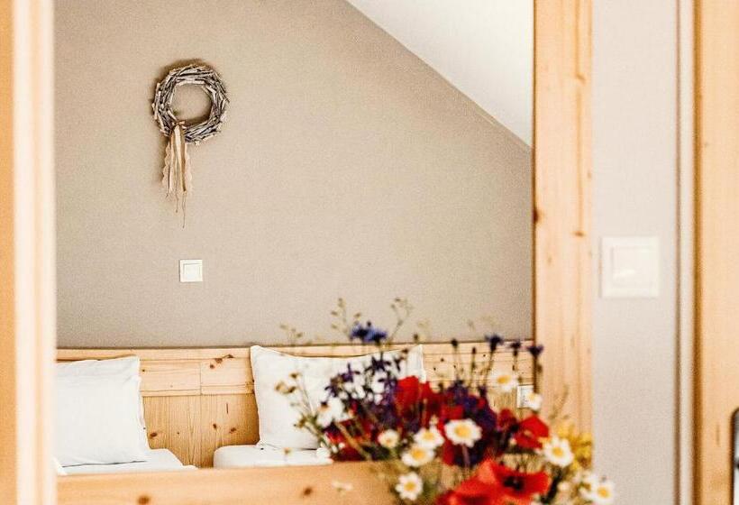 Номер Стандарт, Kakukk Vendéglő Panzió