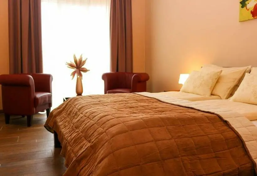 Standard-huone, Maya Panzio Rezidencia