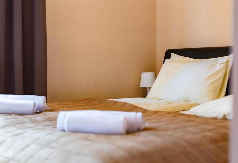 标准工作室, Maya Panzio Rezidencia