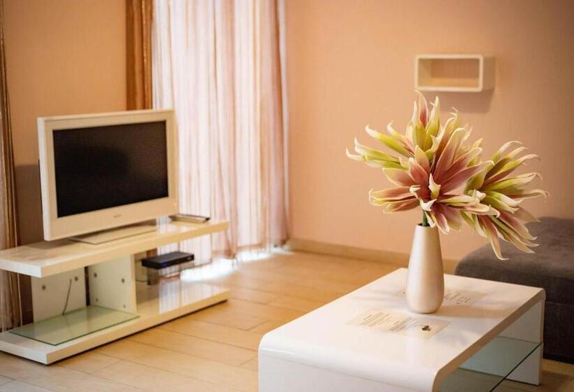 标准工作室, Maya Panzio Rezidencia