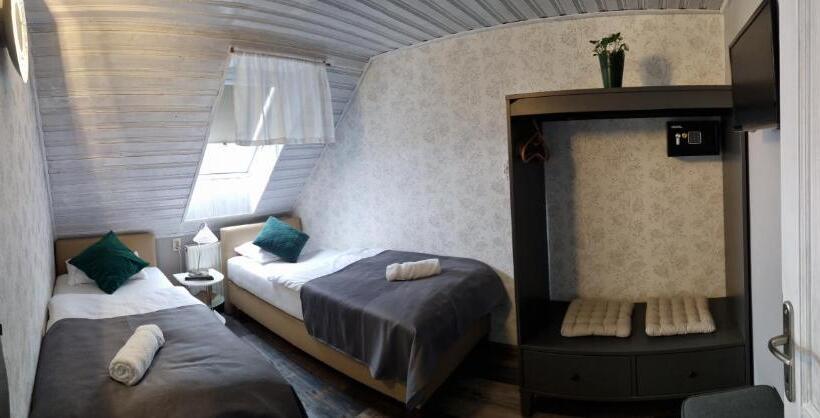 غرفة قياسية, Stőger Panzió