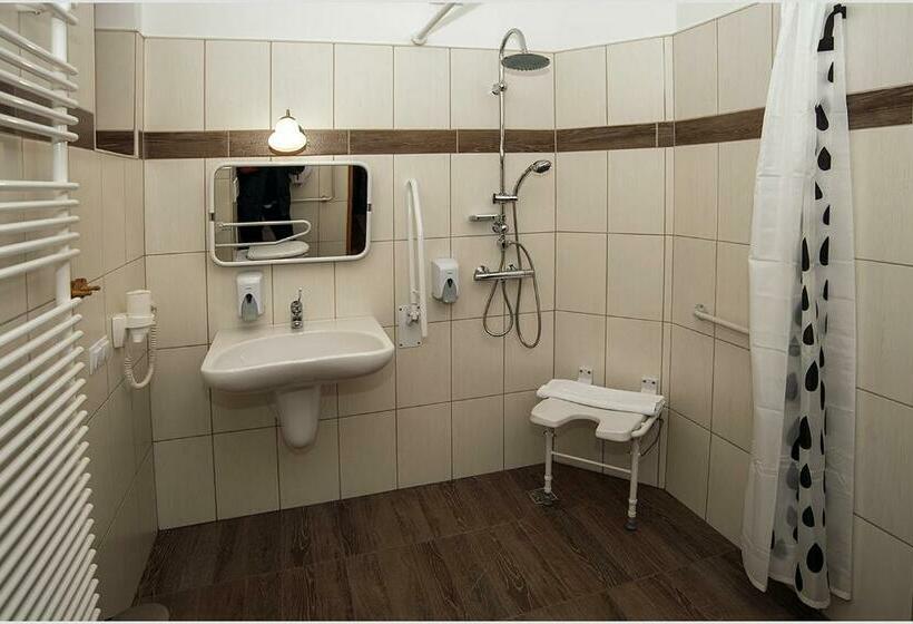 标准间, Szent Gellért Borház és Vendégfogadó