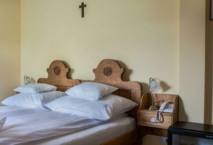 Номер Стандарт, Szent Gellért Borház és Vendégfogadó