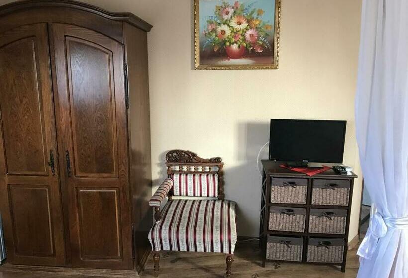 סוויטה משפחתית, Abszolút Hotel és Panzió