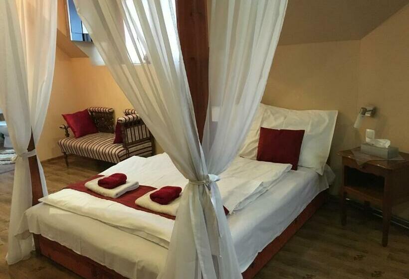 סוויטה משפחתית, Abszolút Hotel és Panzió