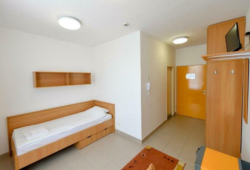 غرفة قياسية فردية, Campus