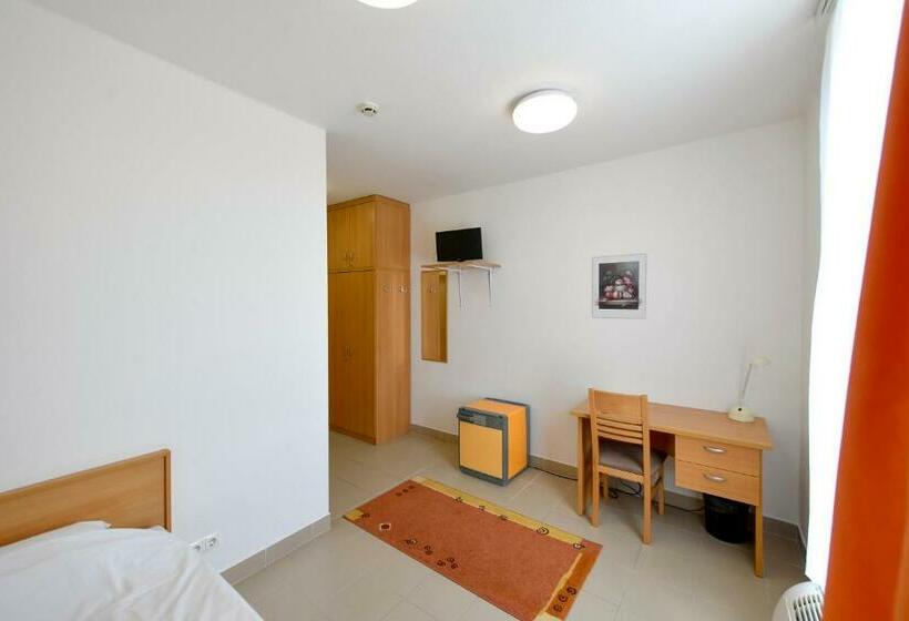 غرفة قياسية فردية, Campus