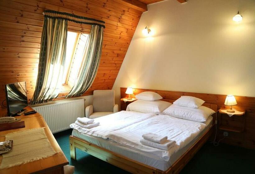 标准间, Hajdú Kastély