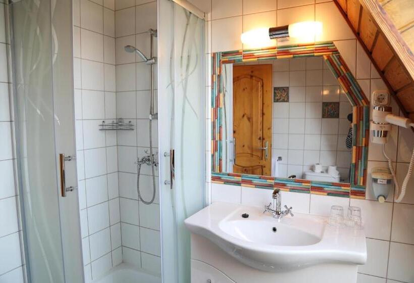 四人高级间, Hajdú Kastély