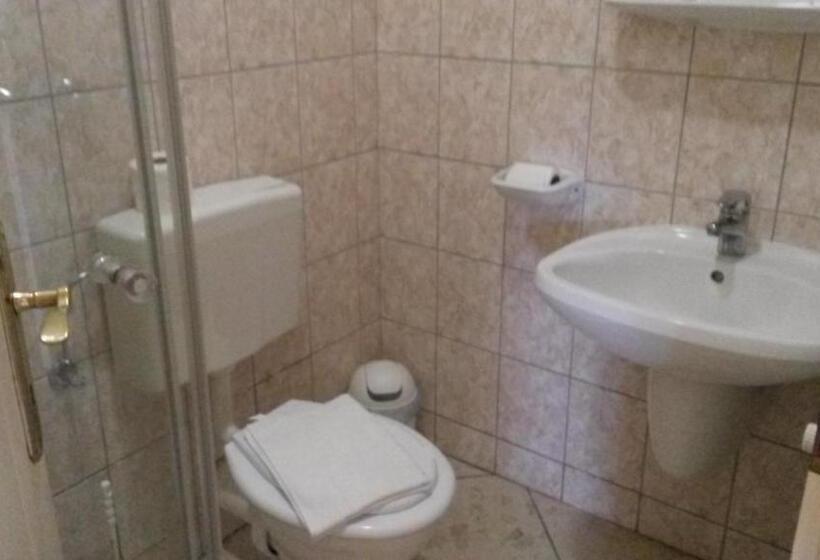 豪华房间, Marvany Panzio