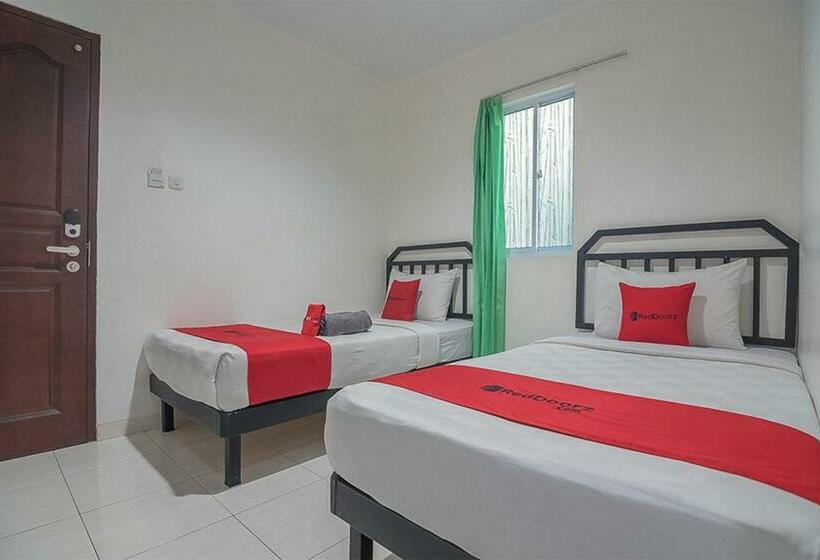 Номер Стандарт, Reddoorz Near Nagoya Citywalk Batam 2