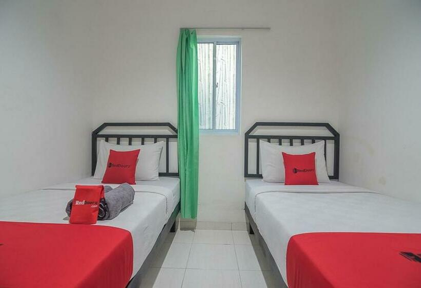 Номер Стандарт, Reddoorz Near Nagoya Citywalk Batam 2