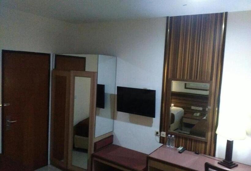 Deluxe Rum, Setrasari Bandung