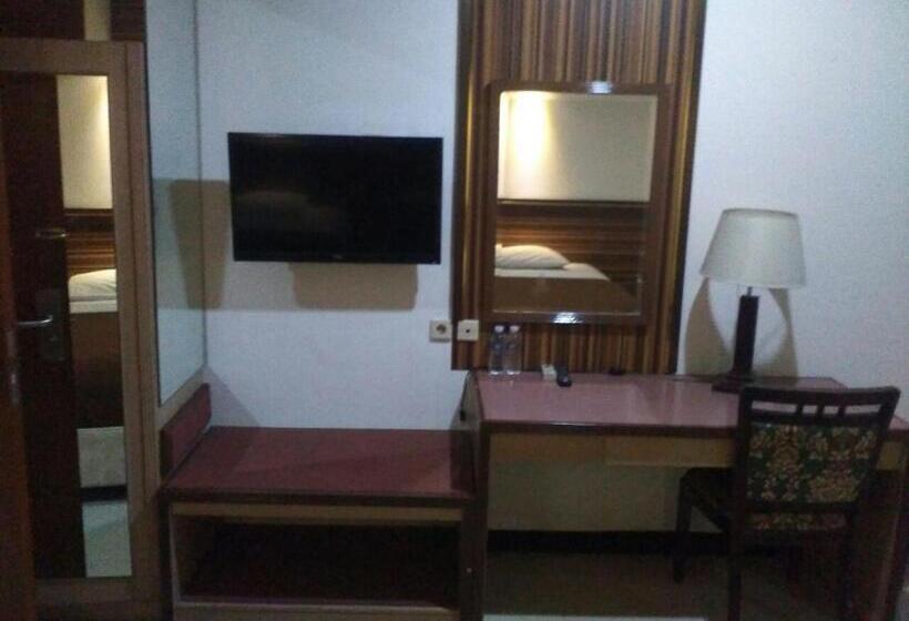 Deluxe Rum, Setrasari Bandung