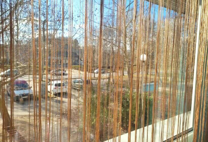 غرفة قياسية, Napsugár Szálló Baja