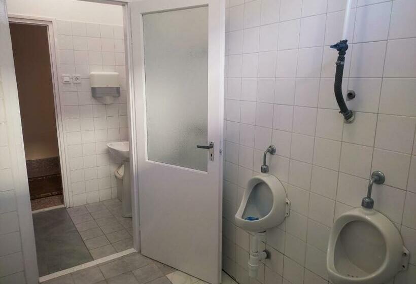 غرفة قياسية, Napsugár Szálló Baja