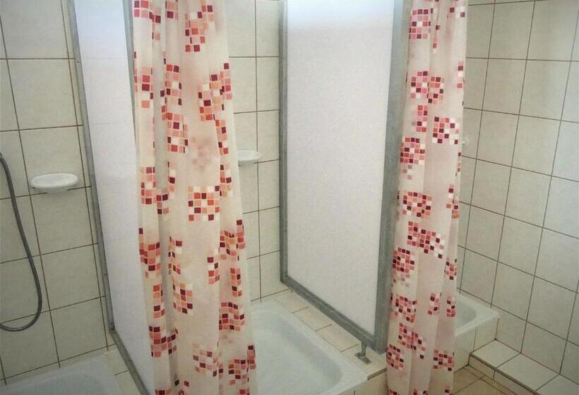 غرفة إقتصادية ثلاثية, Napsugár Szálló Baja