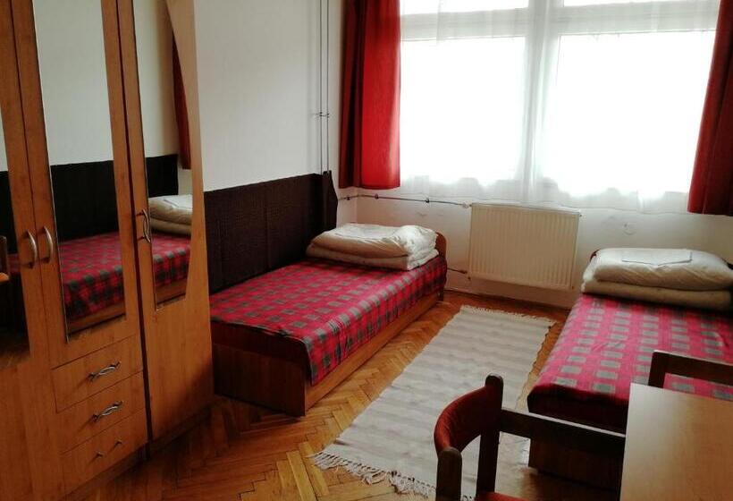 غرفة إقتصادية ثلاثية, Napsugár Szálló Baja