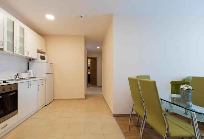 דירת 2 חדרי שינה בצד עם נוף לים, Premier Fort Sands Resort   Full Board