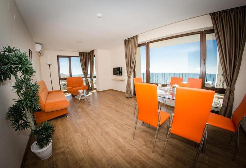 דירת 2 חדרי שינה בצד עם נוף לים, Premier Fort Sands Resort   Full Board