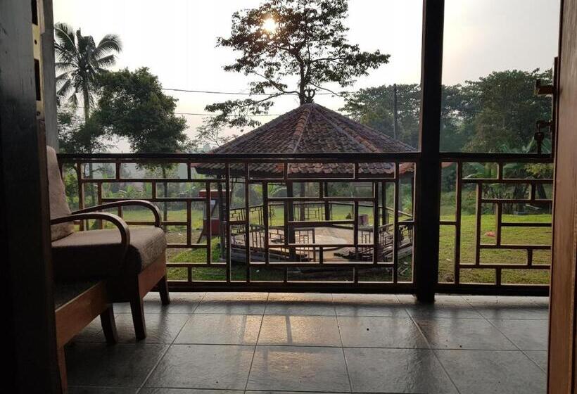 이코노미 룸, Resort Highlander