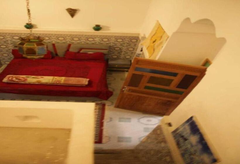 豪华三人间, Hostel Rcif