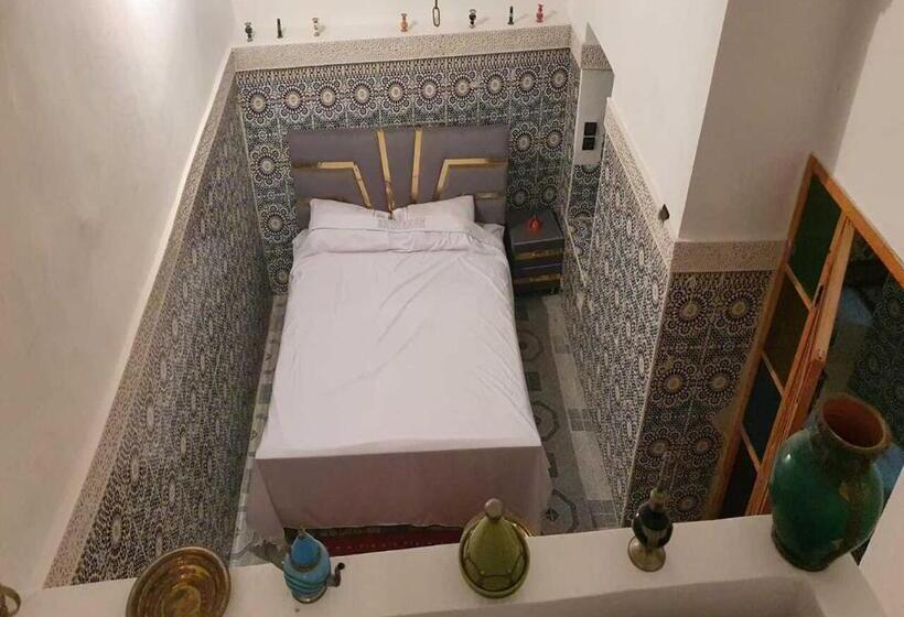 豪华三人间, Hostel Rcif