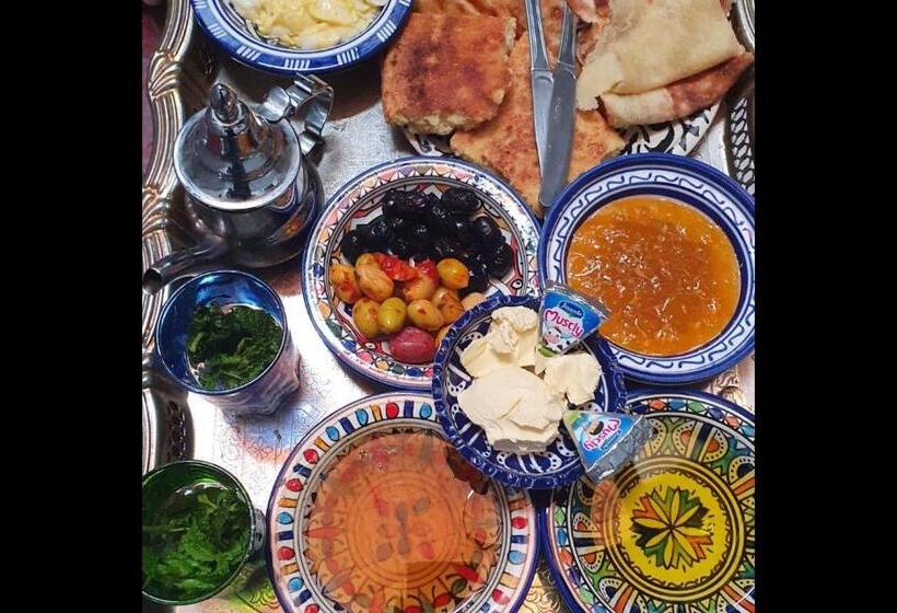 豪华三人间, Hostel Rcif