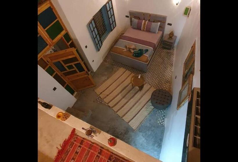 标准三人间, Hostel Rcif