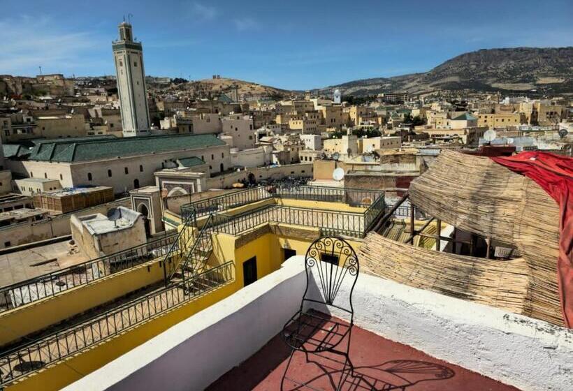 家庭间, Hostel Rcif