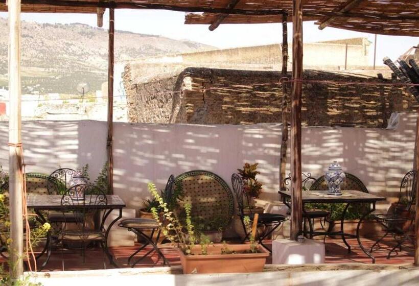 豪华三人间, Hostel Rcif