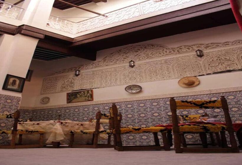 اتاق لوکس, Hostel Rcif