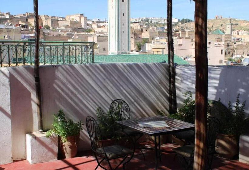 اتاق خانوادگی, Hostel Rcif