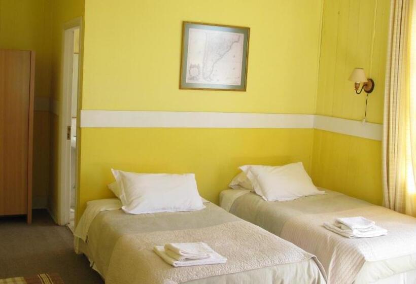 חדר סטנדרט לארבעה, Yendegaia House