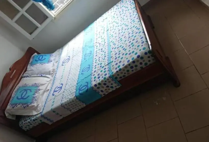 اتاق لوکس, Auberge Ngomson
