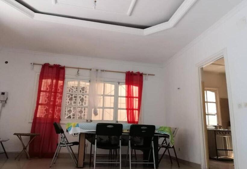 اتاق لوکس, Auberge Ngomson