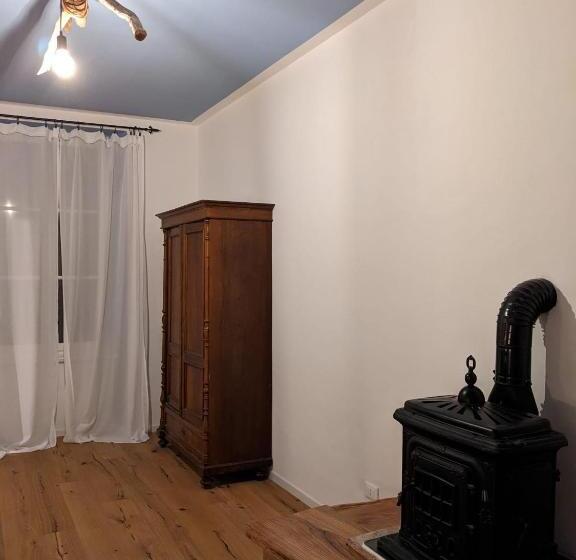 اتاق لوکس, Castel San Mauro