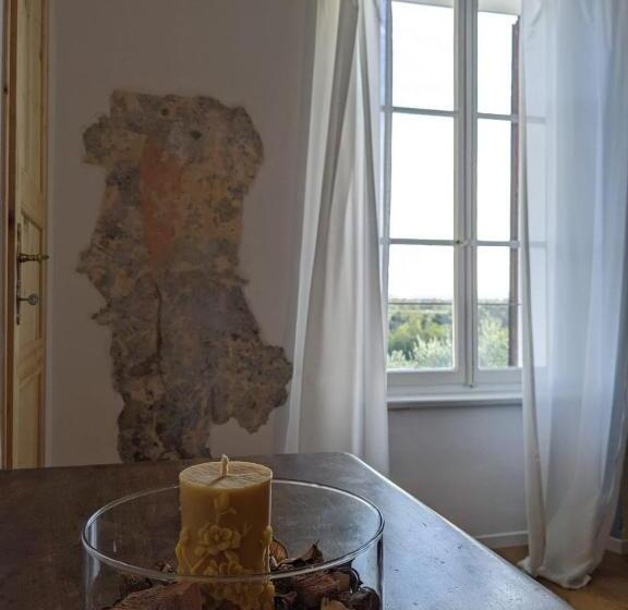 اتاق لوکس, Castel San Mauro