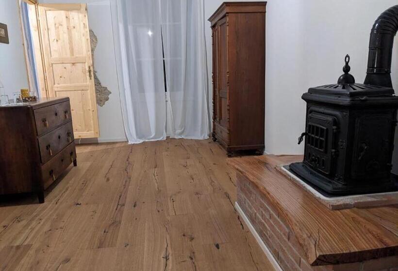 اتاق استاندارد سه تخته با سرویس بهداشتی مشترک, Castel San Mauro