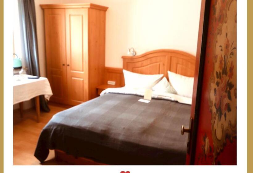 スタンダードルーム, Berghupferl Do Legst Di Nieda