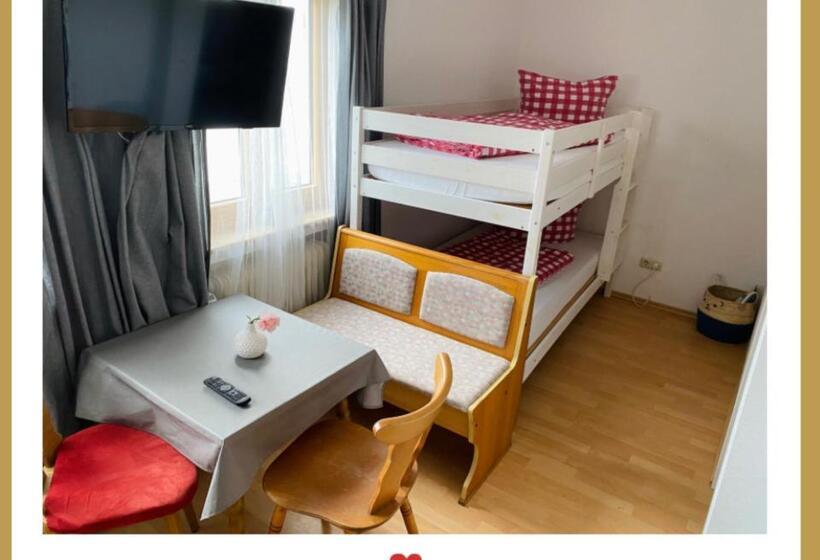 ファミリールーム, Berghupferl Do Legst Di Nieda