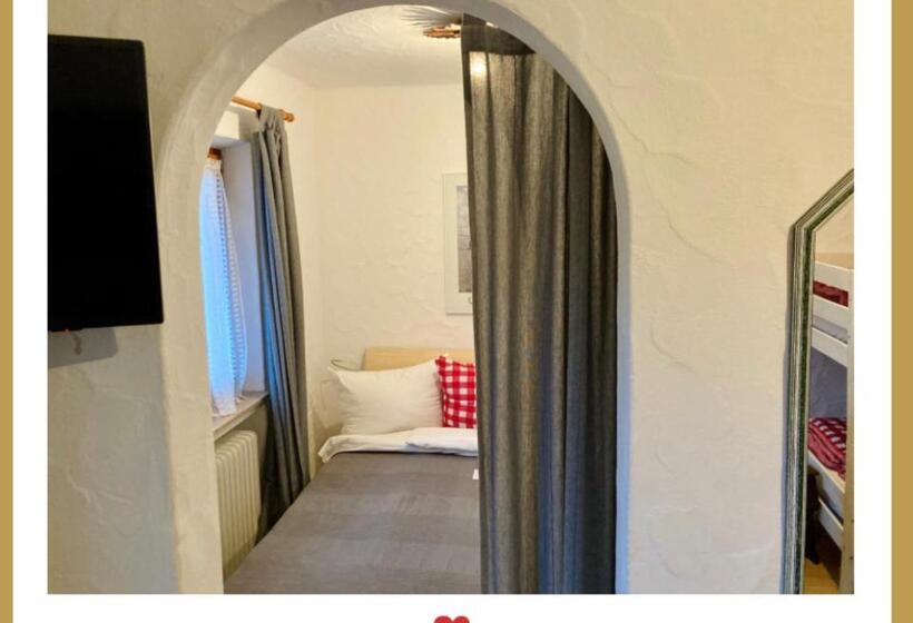 ファミリールーム, Berghupferl Do Legst Di Nieda