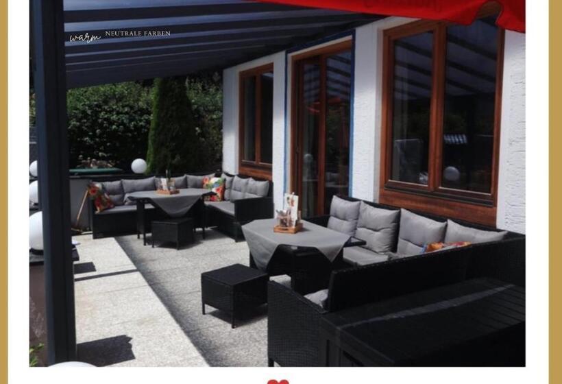 ファミリールーム, Berghupferl Do Legst Di Nieda