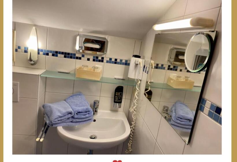 ファミリールーム, Berghupferl Do Legst Di Nieda