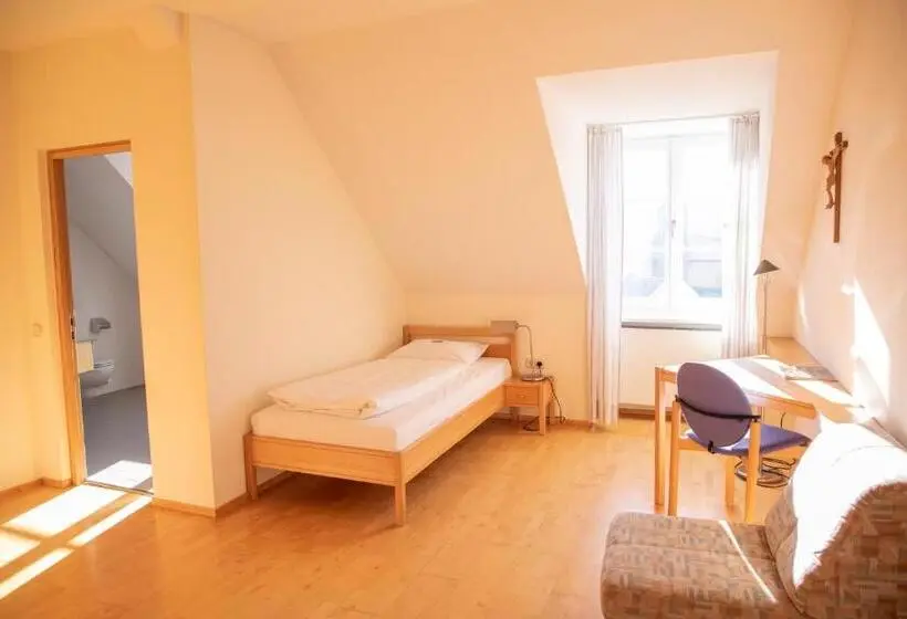 اتاق استاندارد یک نفره, Haus Der Begegnung Heilig Geist
