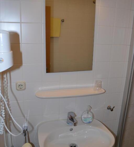 Номер Стандарт, Haus Der Begegnung Heilig Geist